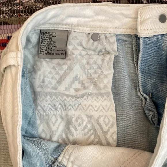 Tractr Jeans Skirt, Distressed Patchwork in Light Wash Blue & White, Sz L. - Picture 7 of 7